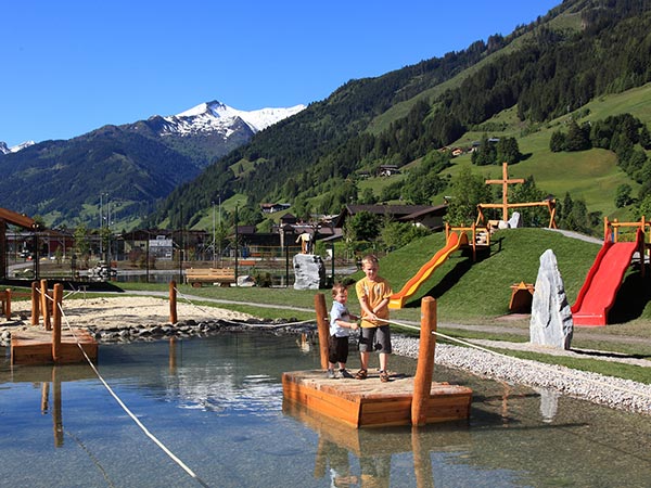 Spielteich am Spielplatz im Grossarltal